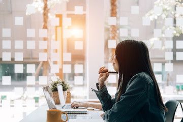 一个为建设新中国做出贡献的名人故事简便