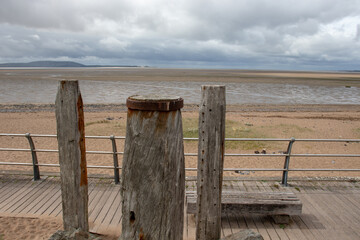 一个为建设新中国做出贡献的名人故事简便