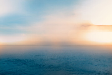 一个为建设新中国做出贡献的名人故事简便