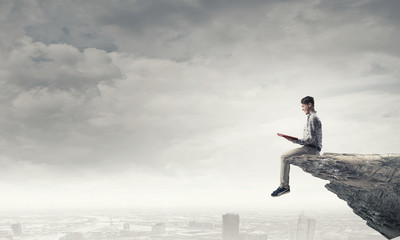 小学科学教育的目标和基本理念是什么